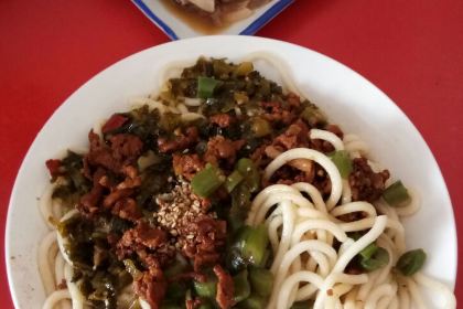 酸菜豆角肉丝饸饹(东关店)