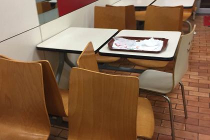 华莱士炸鸡汉堡(福鼎华福店)