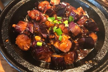 Lvcha Restaurant (huanlesong)