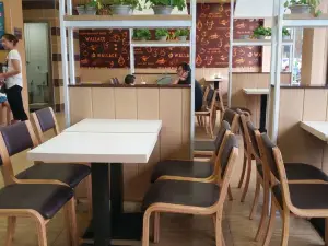 华莱士·全鸡汉堡(西流河店)