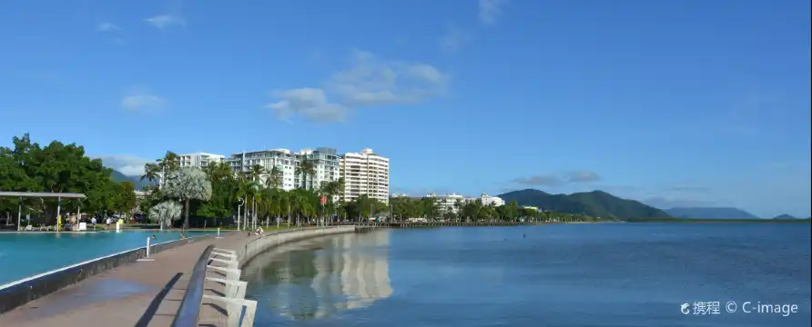 Hotels near Esplanade