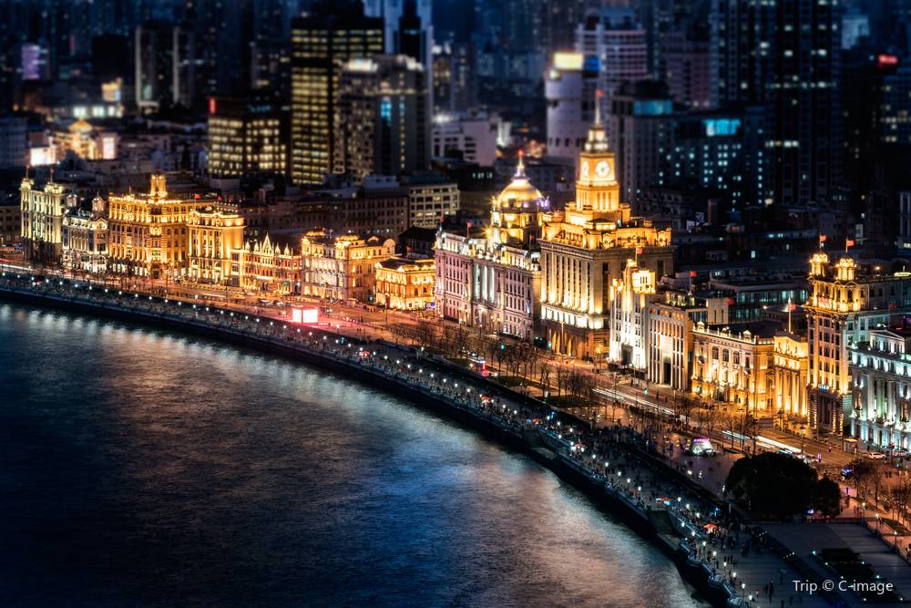 1️⃣ The Bund –Tempat wisata di Shanghai