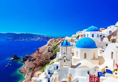 Explore Santorini: the top things to do, where to stay & what to eat