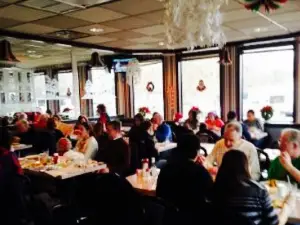 The Plaza 23 Diner