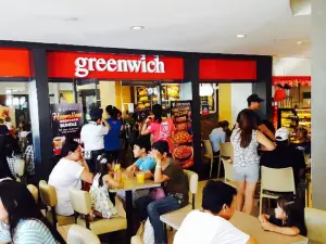 Greenwich - Center Plaza Mall