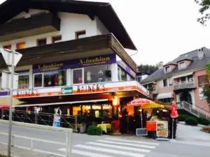 Rainer's Cafe Bar