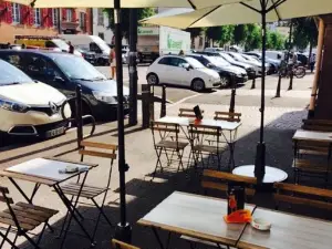 Arezzo Epicerie & Cafe