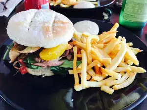 Frenchies Gourmet