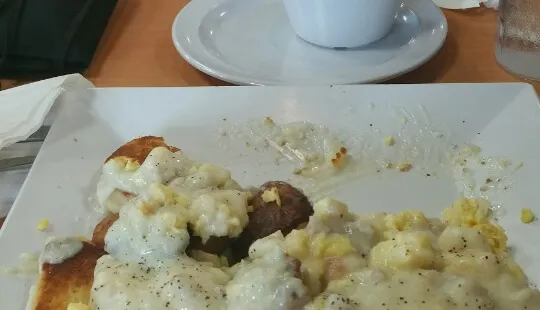 Cracked Egg Diner