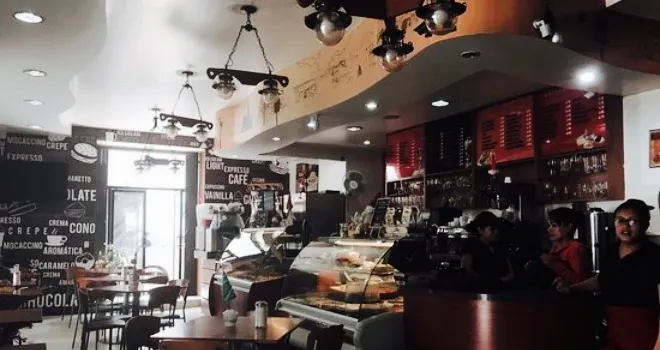Gina's Cafe de la Casa
