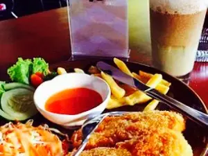 Tori's Resto & Cafe
