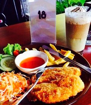 Tori's Resto & Cafe