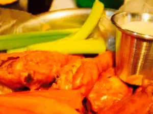 Buffalo Wings Sports Bar, Las Azaleas