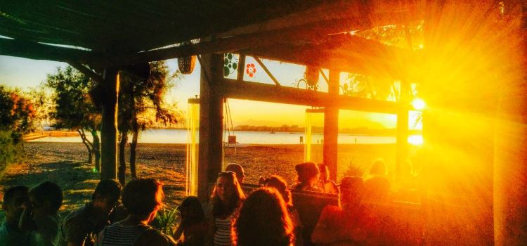 Ona Beach Bar