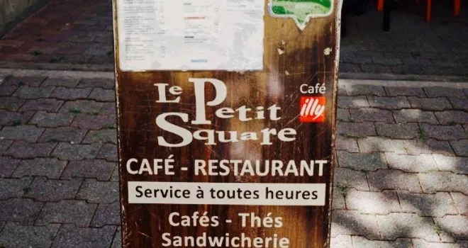 Le Petit Square Cafe