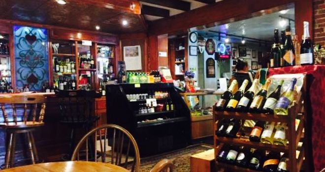 VIC & Whit's