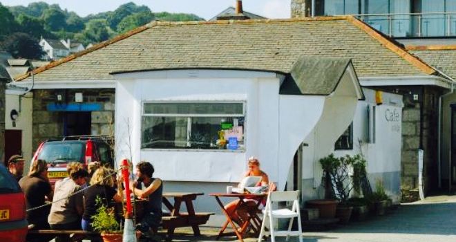 Cafe 'on the quay'