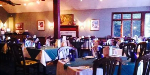 Lyons' Den Restaurant and Tavern