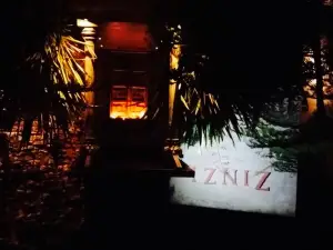 Zinzi Restaurant