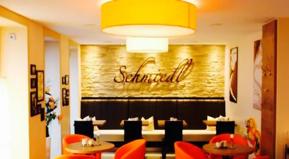 Backerei • Konditorei • Cafe Schmiedl