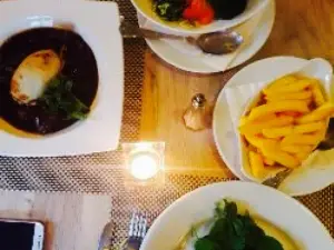 The Grapes Inn
