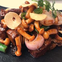 Yong Yi Ting User Photo
