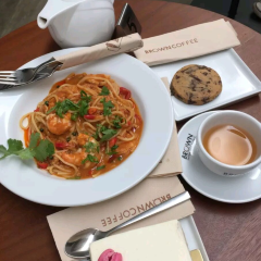 BROWN Coffee and Bakery User Photo