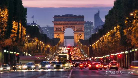 Arc de Triomphe (Triumphbogen)