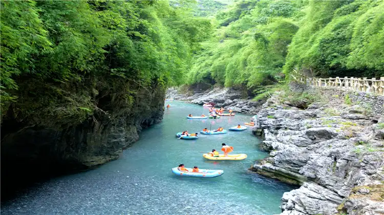 Hotels in Tongzi County