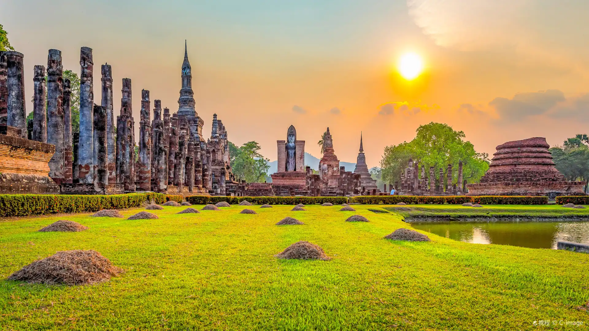 Hotels near Wat Mahathat