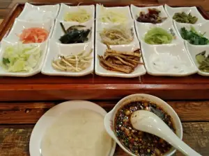 暮丝红汤丝娃娃(朗月广场店)