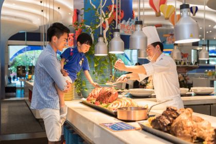 Emperor Penguin All Day Dining