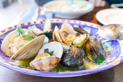 Pizzeria da Peppe Napoli Sta’ Ca”