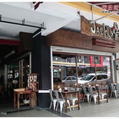 Jacknife Bar & Grill 여행 사진