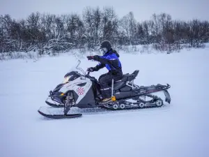 羅瓦涅米摩托雪橇體驗
