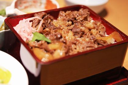 Tsukihitei Kintetsu-Nara-ekimae