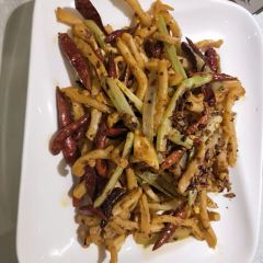 Yan Chun Lou User Photo