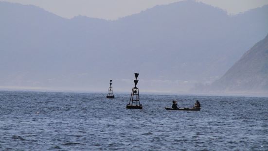 里约瓜纳巴拉湾是里约最著名的一座海湾，他离里约市区非常的近，