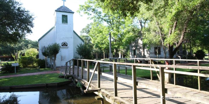 LARC's Acadian Village