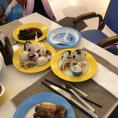 Emperor Penguin All Day Dining User Photo