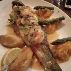 Foxtons Winebar & Restaurant 여행 사진