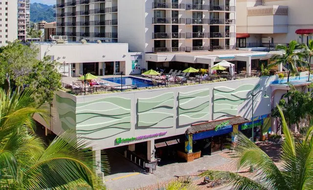 How Can You Miss the Popular Hotels in Honolulu? 