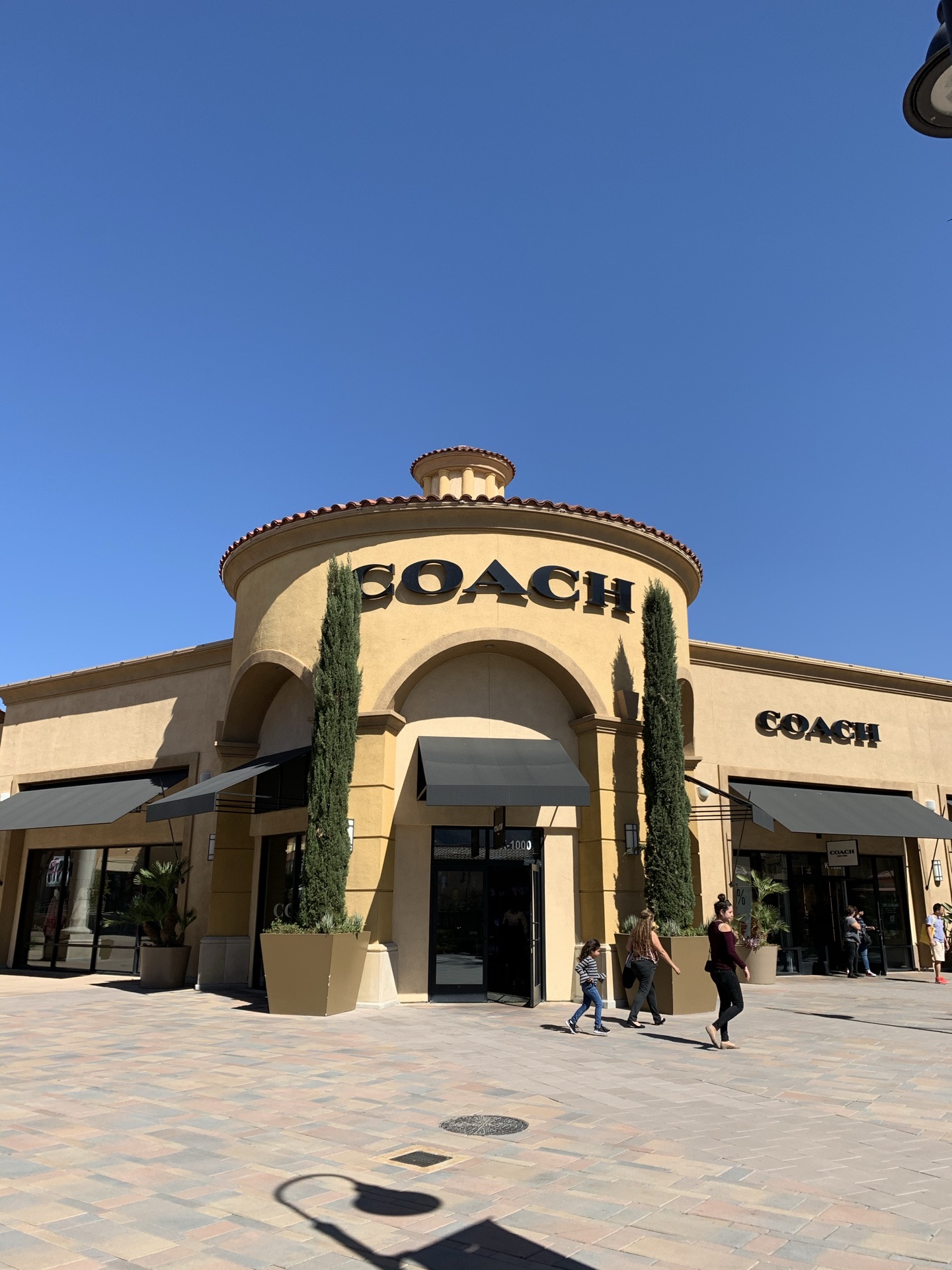 Arriba 74+ imagen cabazon coach outlet Abzlocal.mx