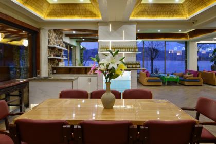 三色云河(泸沽湖大落水店)