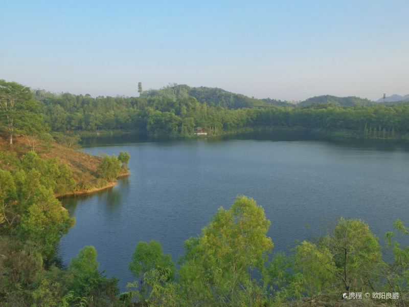 Honghua Lake