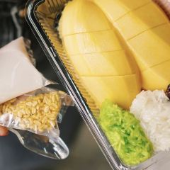 Mae Varee Mango Sticky Rice User Photo