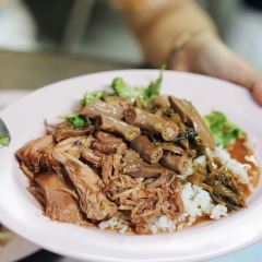 Kha Mu Charoensang Silom User Photo