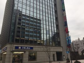 青山洋服（三宫店）