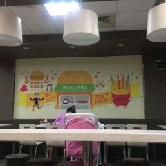 华莱士·全鸡汉堡(瓯北双塔2店) User Photo