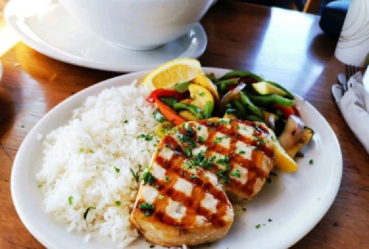 El Pescador Fish Market User Photo